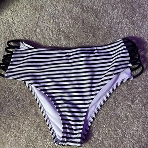 Shein Striped Black and White Bikini Bottom